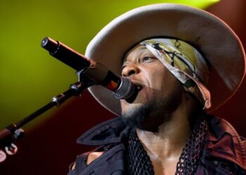 R&B Legend D'Angelo Dies at 51 After Private Cancer Battle