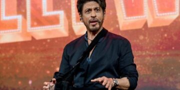 Shah Rukh Khan Officially Becomes a Billionaire