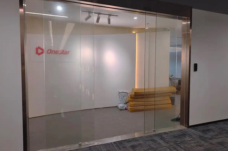 Son of Geely's Robotics Firm to Close After Securing Tens of Millions