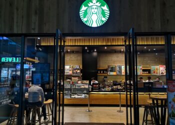 Starbucks Sure of China Growth, Aims to Keep Major Equity Stake