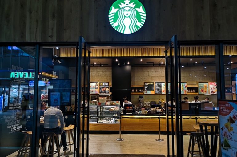 Starbucks Sure of China Growth, Aims to Keep Major Equity Stake