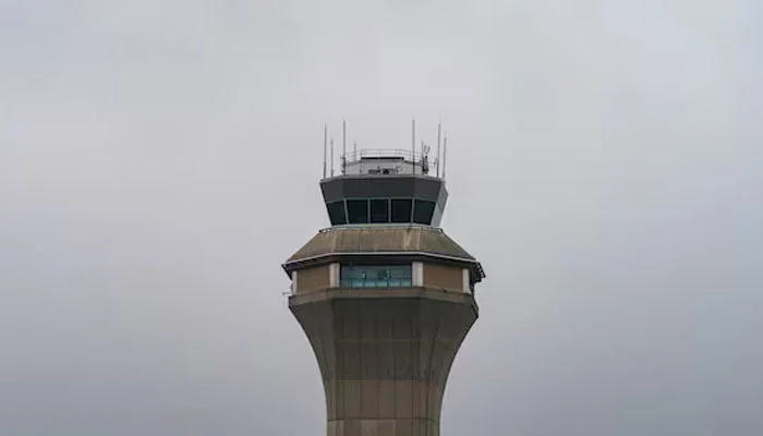 US Flight Delays Exceed 4,300 Amid 27-Day Government Shutdown