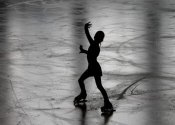 figure skating 3198861 960 720.jpg