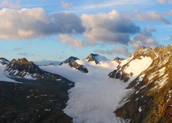 gletscher 9916708 960 720.jpg