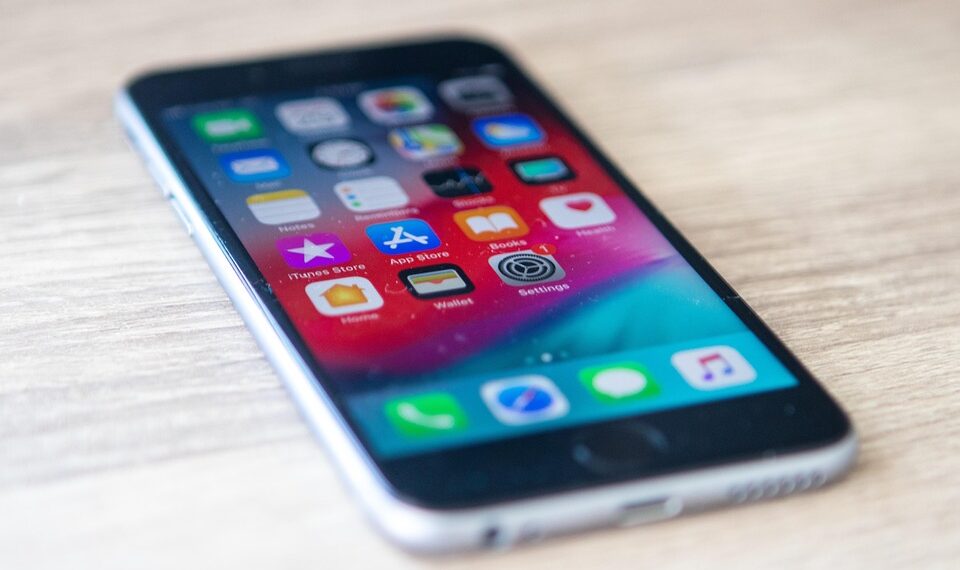 iphone 4979037 960 720.jpg