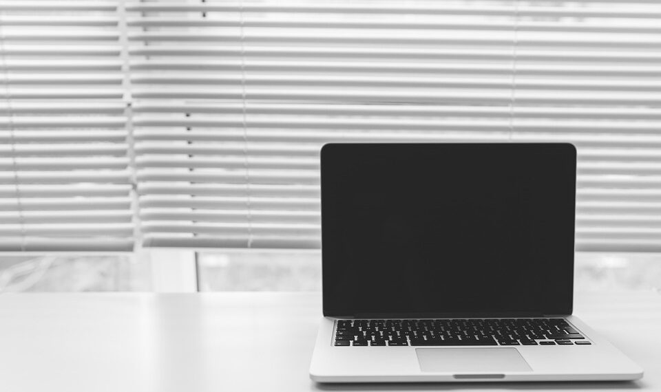 macbook 923128 960 720.jpg
