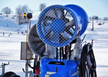 snow cannon 3179444 960 720.jpg