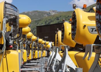 snow cannon 4445603 960 720.jpg