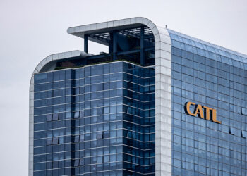 CATL Falls as Top Shareholder Plans to Reduce Holdings