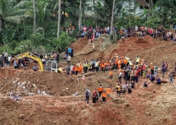 Central Java Landslide Death Toll in Indonesia Climbs to 30