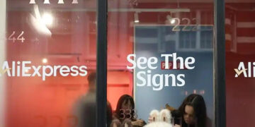 China’s Livestream Sales Expand Globally During Black Friday Deals