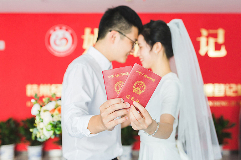 China’s Marriage Rates Climb as New Registration Laws Simplify Process
