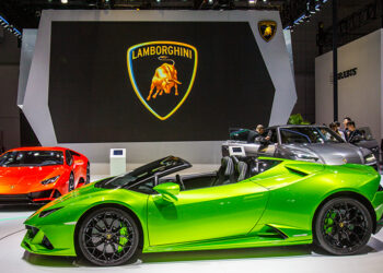 Lamborghini Adjusts EV Strategy Amid Global Electrification Slowdown, CEO Reveals