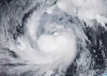Philippines Prepares as Fung-wong Becomes Super Typhoon, Evacuates 100,000