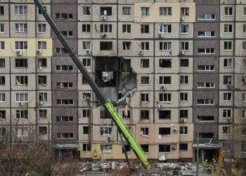 Russia Strikes Ukraine Energy Sites, Leaves 3 Dead