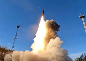 Russia proposes nuclear talks to ease US tensions