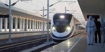 Train strikes Chinese railway workers, 11 dead