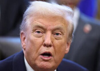 Trump orders air traffic control to resume as flight cancellations spike