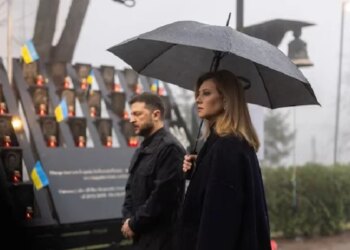 Ukraine Faces Tough Decision as Trump Pushes Peace Plan Acceptance