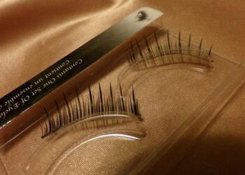 eyelashes 315626 960 720.jpg