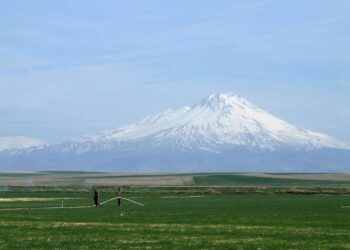 mountain 75100 960 720.jpg