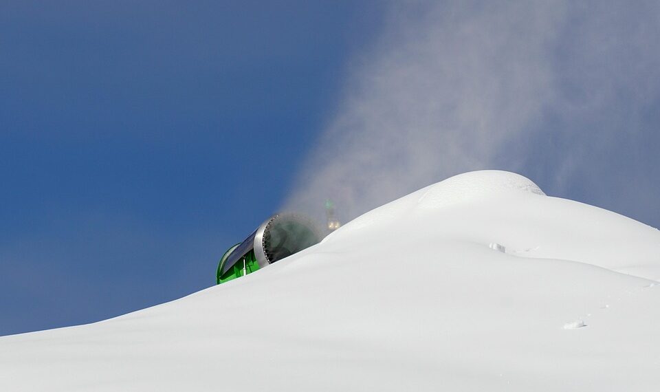 snow cannon 1812279 960 720.jpg