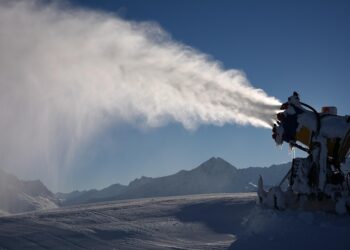 snow cannon 999283 960 720.jpg