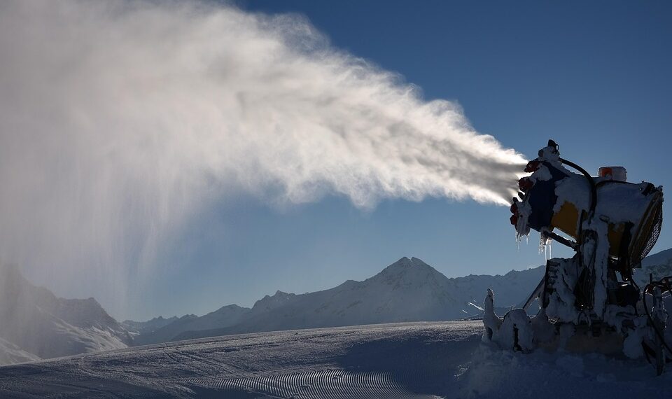 snow cannon 999283 960 720.jpg
