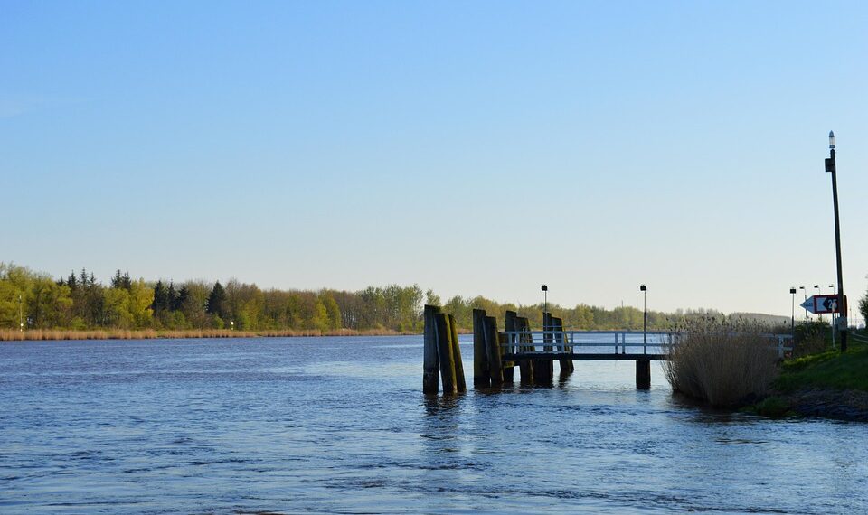 waterway 4572144 960 720.jpg