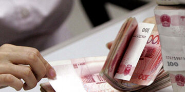 Big Chinese Banks Cut Long-Term CDs; Smaller Lenders Boost Rates to Attract Funds