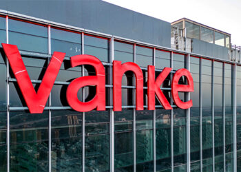 China Vanke Drops as Creditors Reject Payment Delay and Approve Grace Period