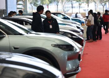 China's Retail Car Sales Drop Accelerates in November