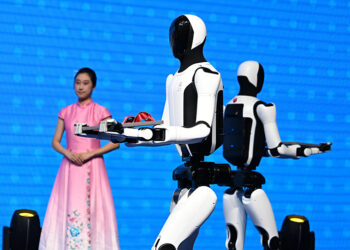 China’s Robot Rental Boom Fueled by Year-End Event Surge
