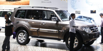 Foreign Auto Brands Selling Under 300K Units in China May Exit Market, Report Finds