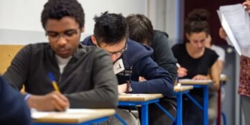 Global Accounting Body to Drop Online Exams Amid AI Cheating Concerns