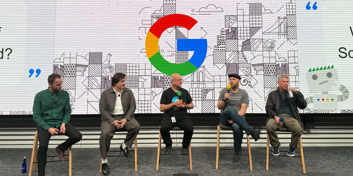 Google's Sullivan & Mueller Discuss AI SEO Strategies