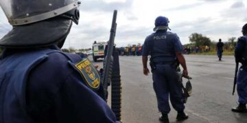 Gunmen kill 10, injure 10 in South Africa attack