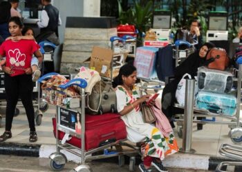 India caps airline fares as IndiGo crisis leaves hundreds stranded long after 5 days