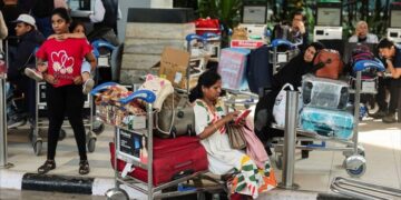 India caps airline fares as IndiGo crisis leaves hundreds stranded long after 5 days