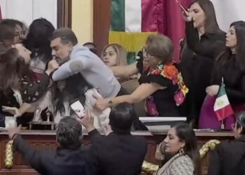 Mexico City Lawmakers Clash in Fiery Debate