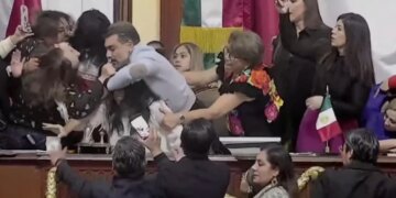 Mexico City Lawmakers Clash in Fiery Debate