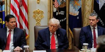 Trump appears drowsy during cabinet meeting