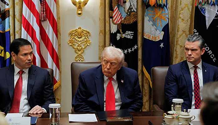 Trump appears drowsy during cabinet meeting