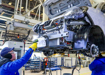 VW Exec: China’s New Auto Rules Benefit Established Carmakers