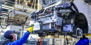 VW Exec: China’s New Auto Rules Benefit Established Carmakers