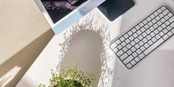 Countries That Hate or Don't Like Each Other:

 India →  Pakistan
 China →  Unit