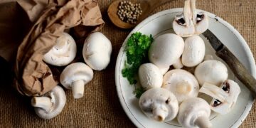 Best Football Players of All Time 

1.  Pelé
2.  Diego Maradona
3.  Lionel Messi