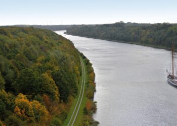 north sea canal 7528171 960 720.jpg