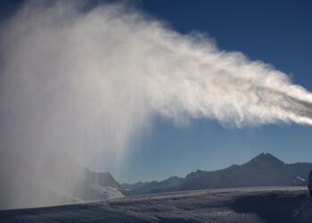 snow cannon 999285 960 720.jpg