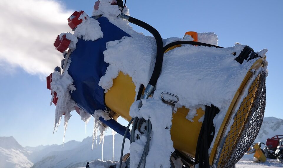 snow cannon 999286 960 720.jpg